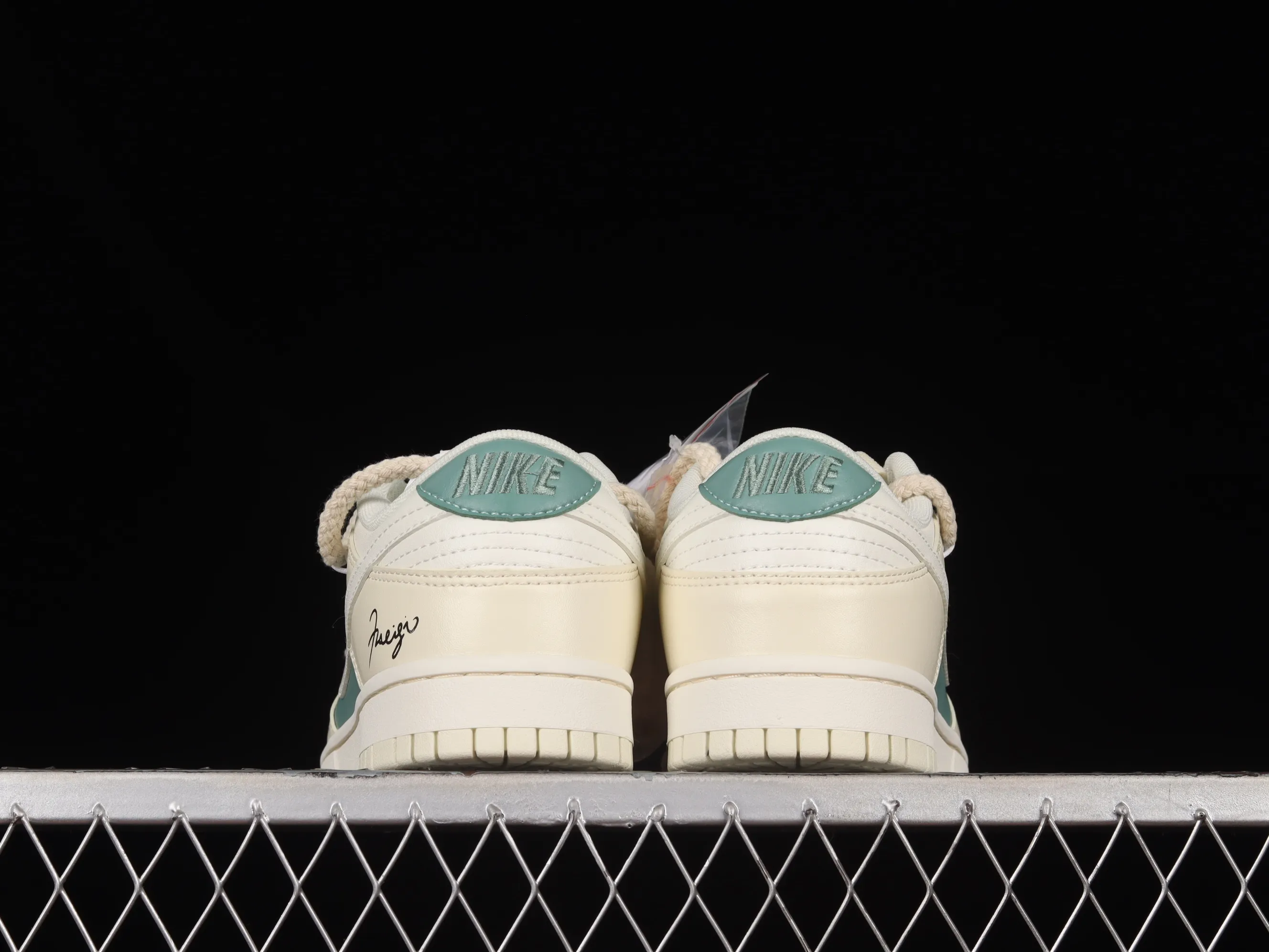 All Categories Nk SB Dunk Series Nk SB Dunk Low Low-top Sneakers Nk Dunk Low ESS "Coconut Milk" Beige Customized version of deconstructed strappy dip-dyed casual sneakers DJ6188-100
